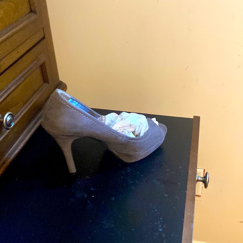 “Gray heels”🥰🥰